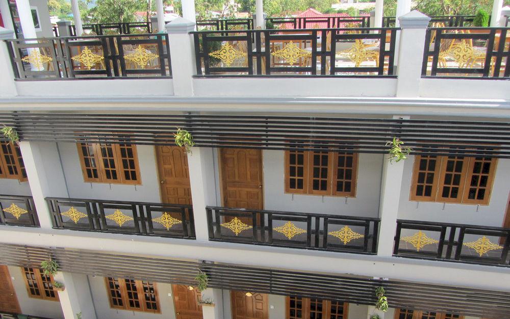 Inlay Palace Hotel Nyaungshwe Exteriör bild