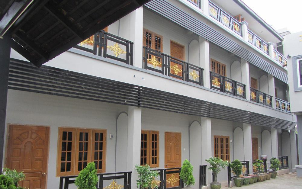 Inlay Palace Hotel Nyaungshwe Exteriör bild